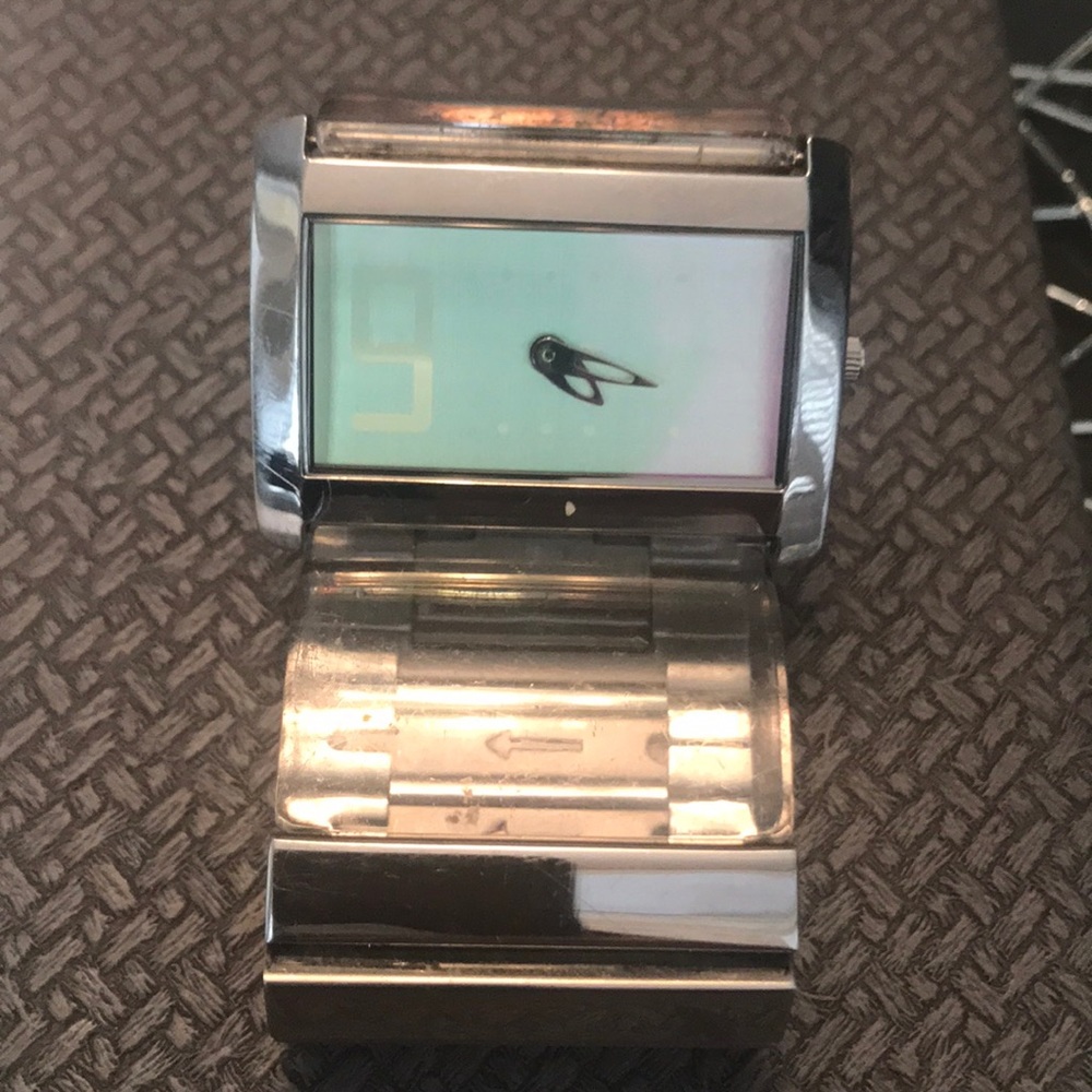 Watch - Picture 2 of 4